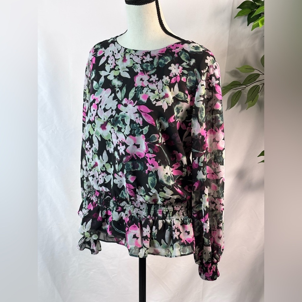 Bar III Black and Green Ruffled Blouse 🪷🖤 - Picture 4 of 12